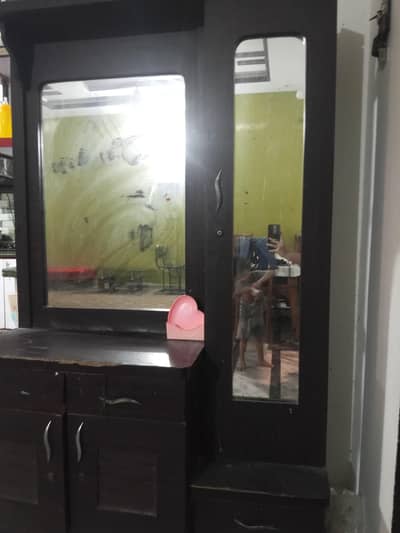 dressing table