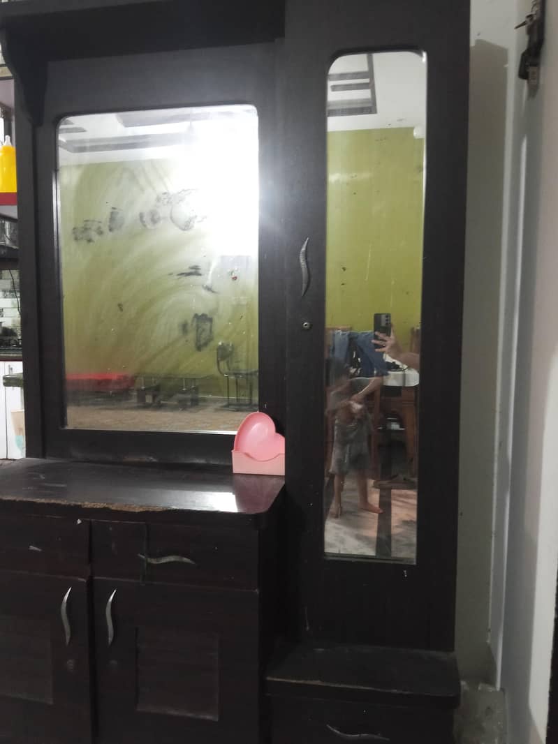 dressing table 0