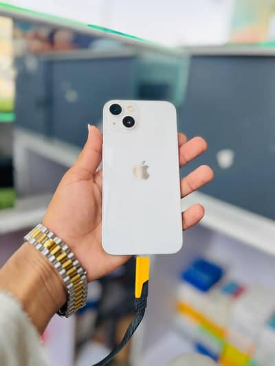 Apple iPhone 13