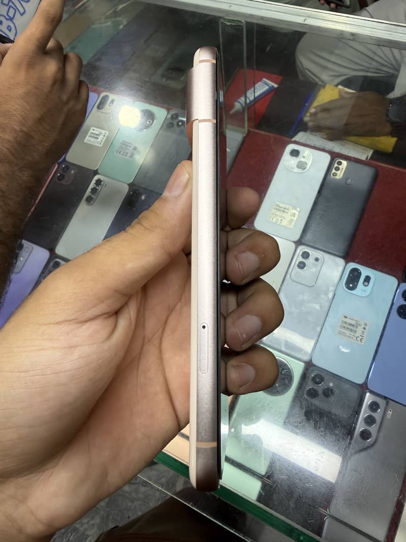Google pixel 8 3