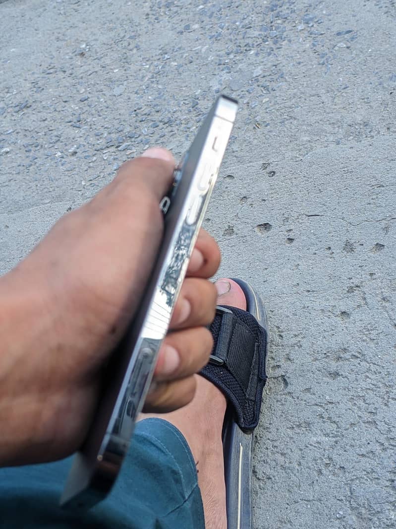 iPhone 3