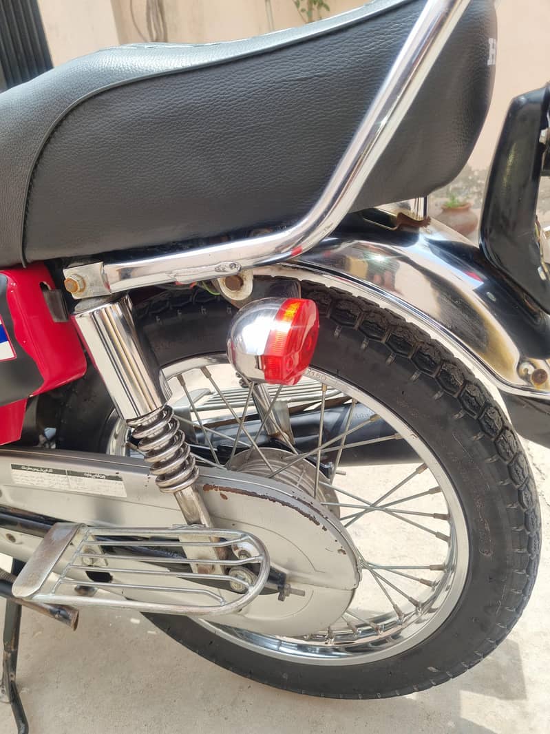 125 2020 model 4