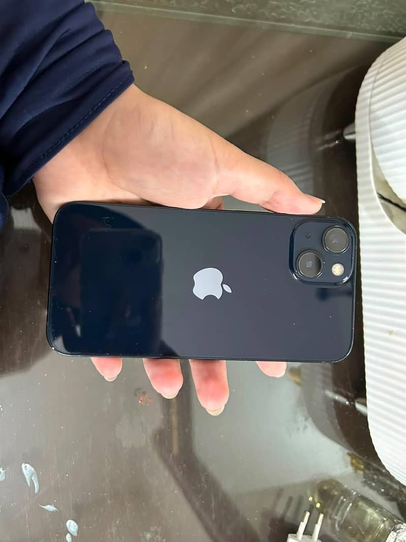 Apple iPhone 13 4
