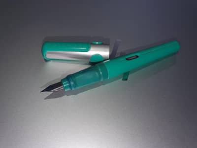 Pelikan pen imported. Full rwan pen. 100/100.
