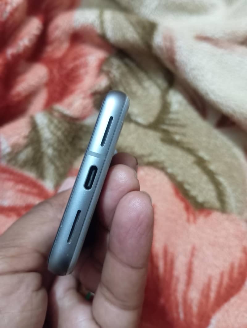 Google Pixel 8 3