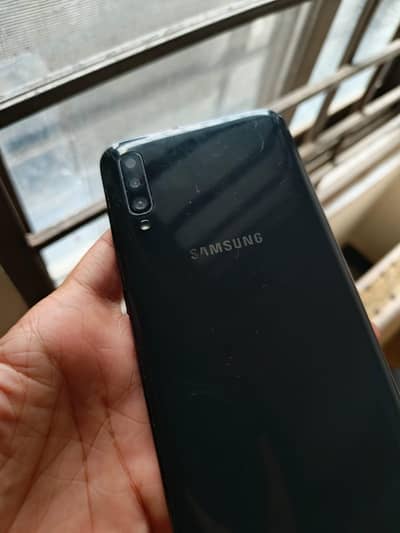 Samsung Mobile A70