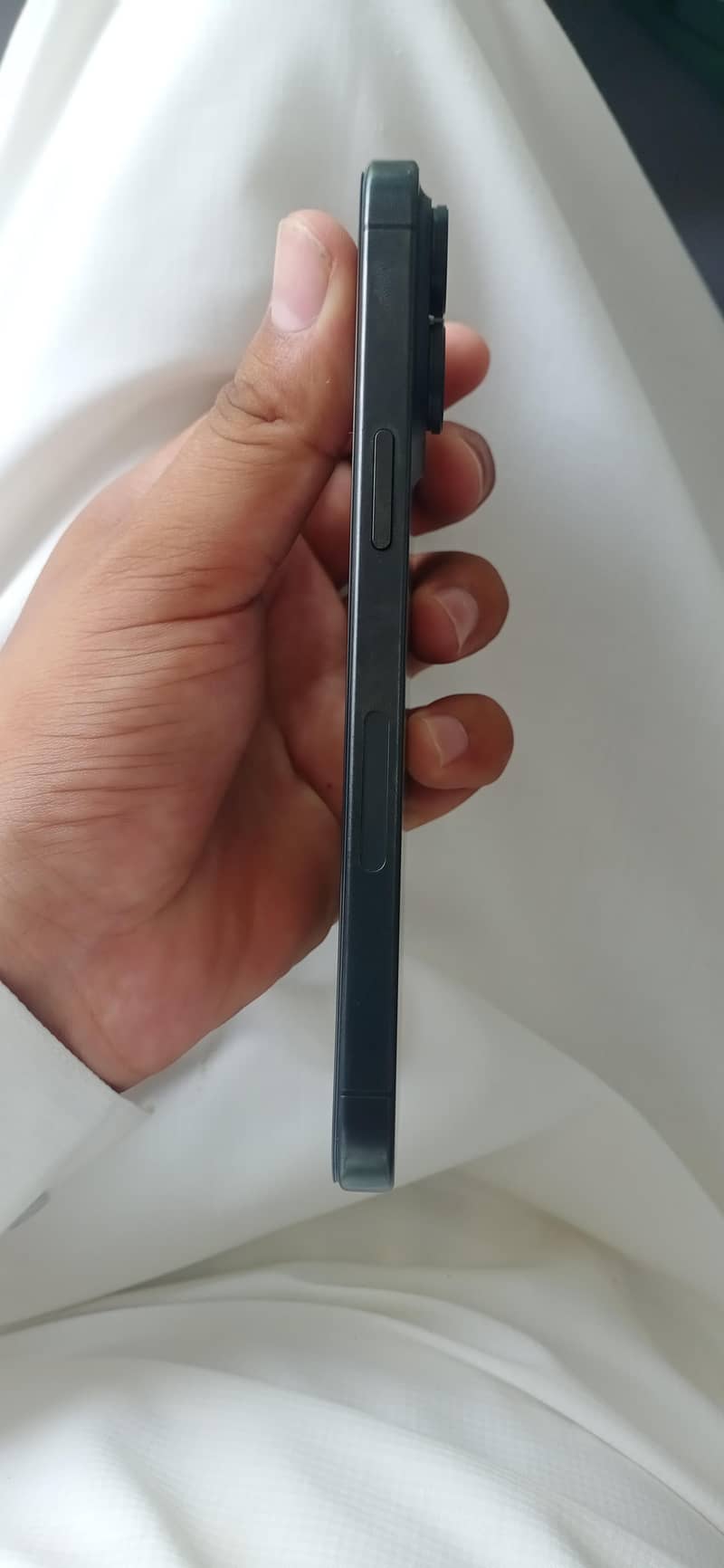 Apple iPhone 15 Pro Max 4