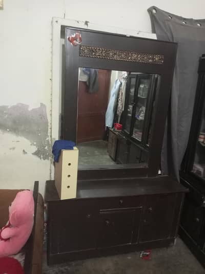 Dressing for Sale urgent
