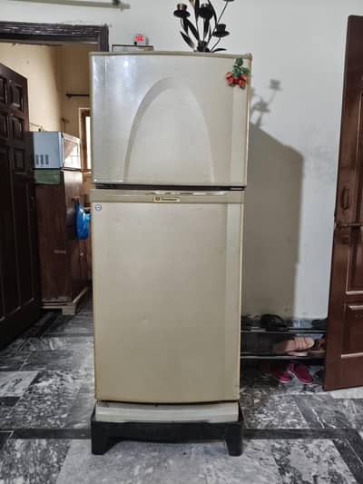 DAWLANCE Refrigerator & Freezer for sale in good condition