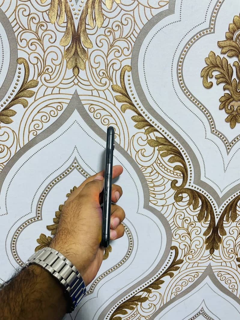 Apple iPhone X 4