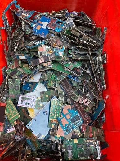 computer and mobile scraps 0