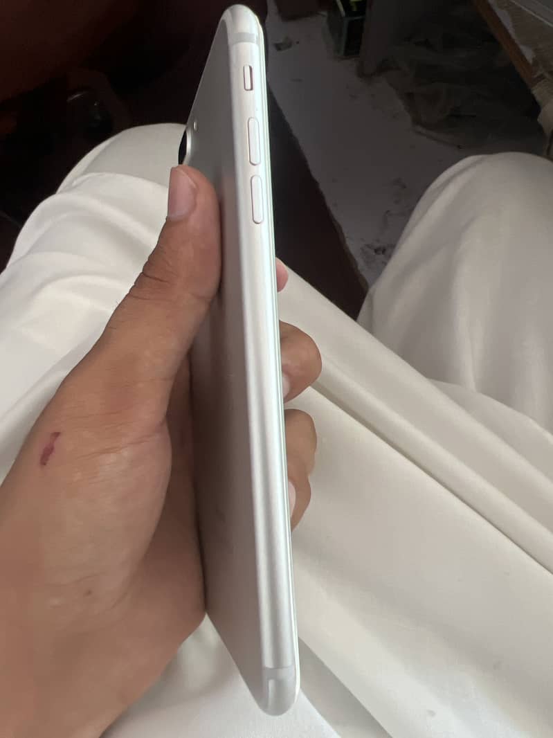 Apple iPhone 7 Plus 2