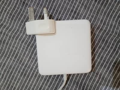 Apple MagSafe power adapter 85W