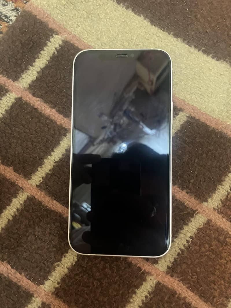 Apple iPhone 12 4