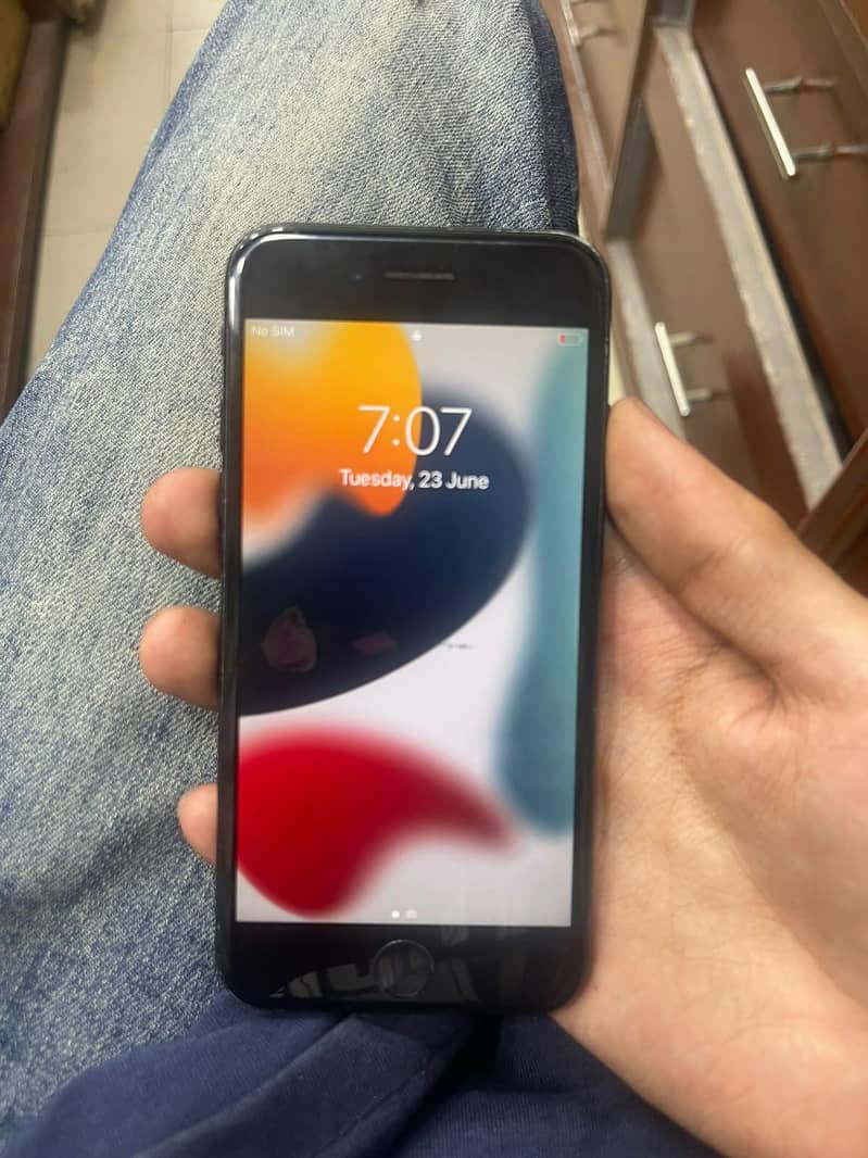 Apple iPhone 7 1