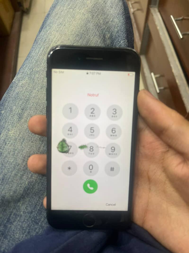 Apple iPhone 7 2