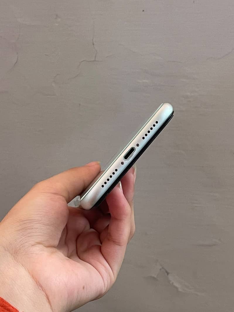 iPhone 11 2