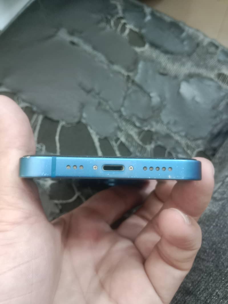 Apple iPhone 13 5