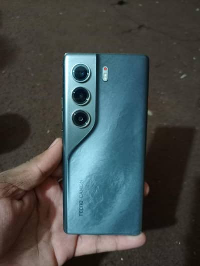 Tecno CAMON 40 Pro