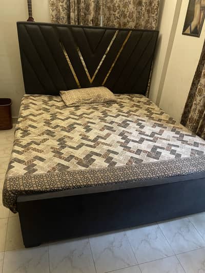Bed set for sale new condition