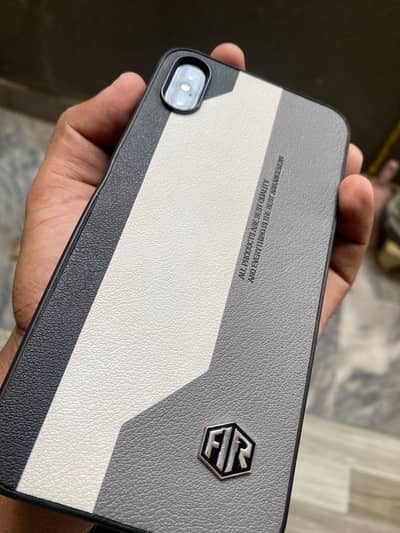 iPhone XS Max factory unlock excellent condition 10/9.5