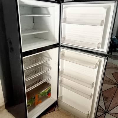 dawlance fridge good condition cooling ok