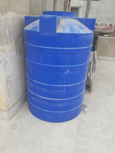 water tanks leak from bottom