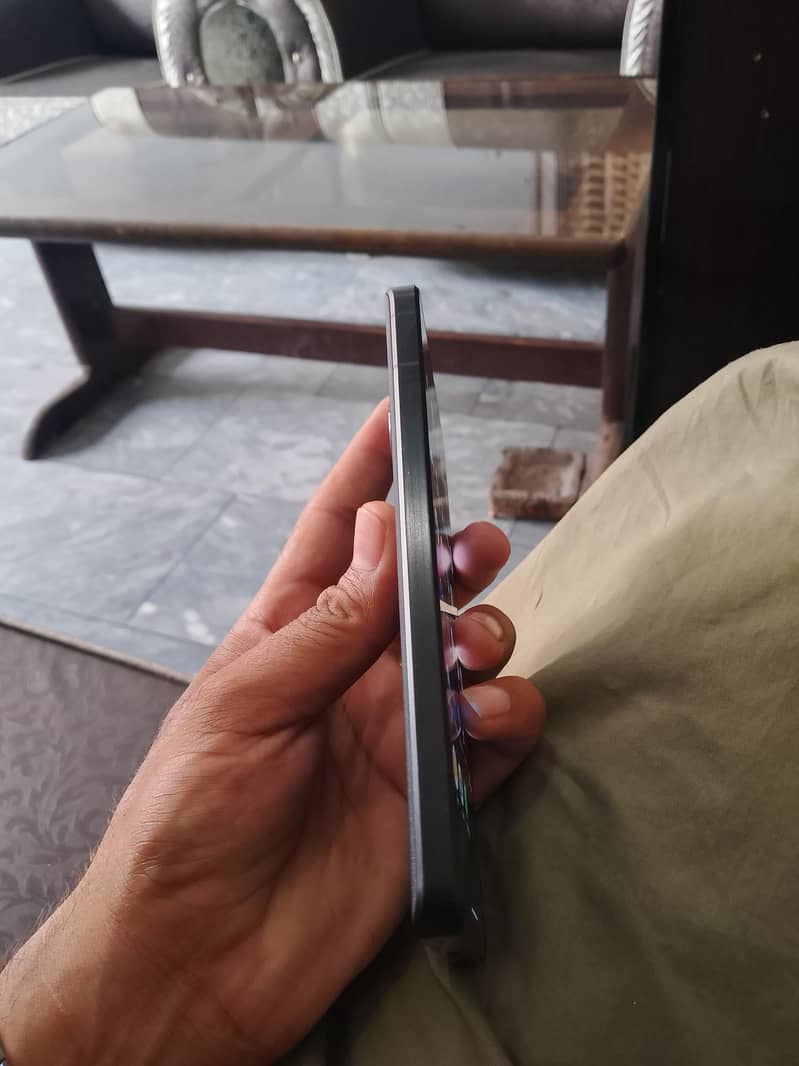 Sharp Aquos R7 1