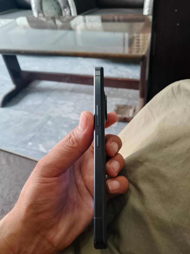Sharp Aquos R7 4