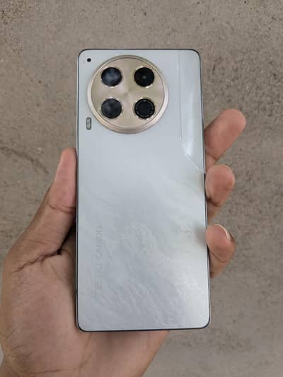 Tecno CAMON 30