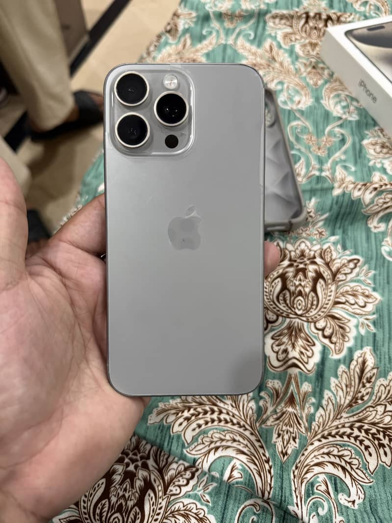 Iphone 15 pro max 1