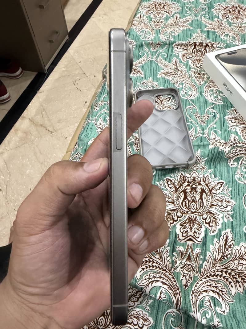 Iphone 15 pro max 3
