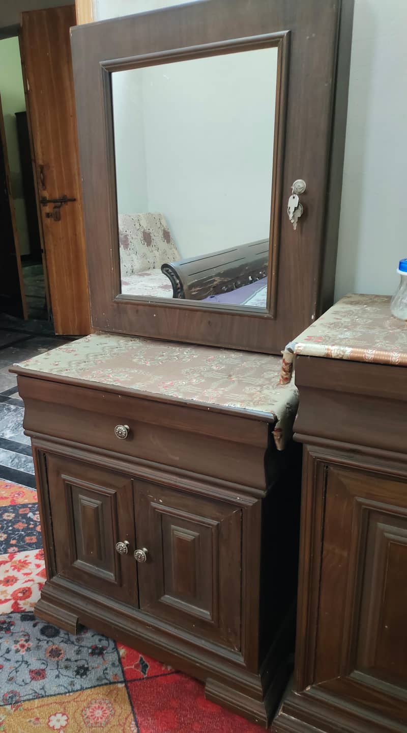 mini dressing table 10/10 condition 0