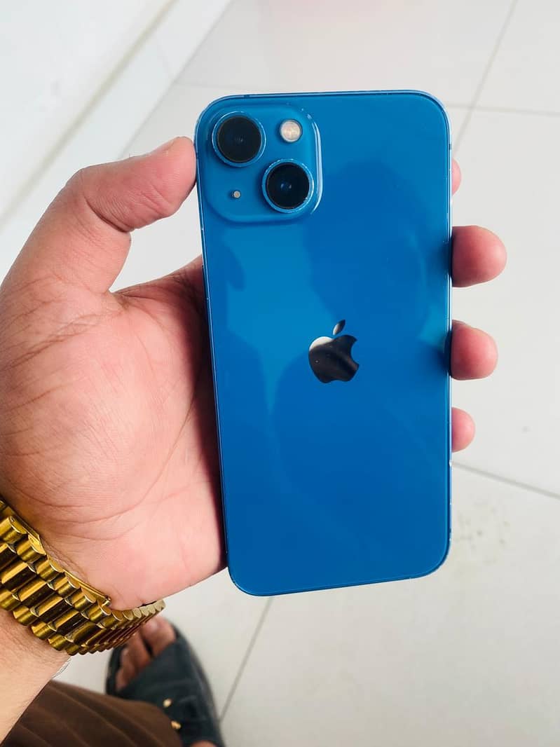 Apple iPhone 13 4