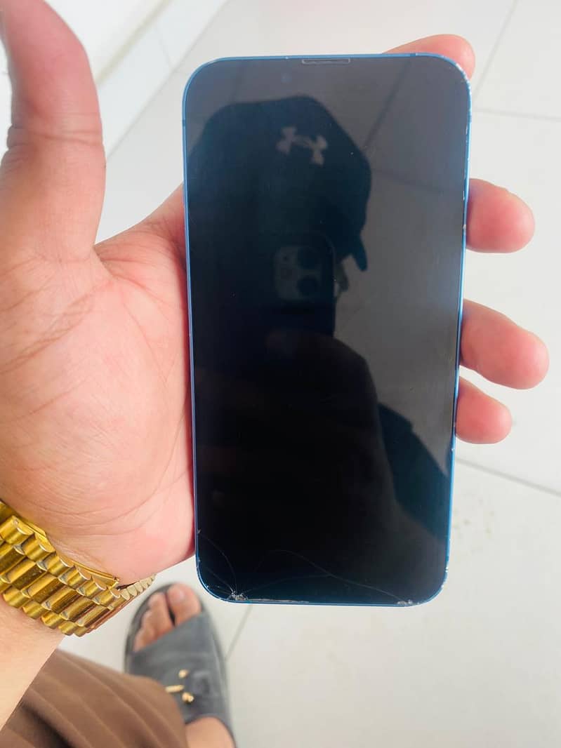 Apple iPhone 13 9