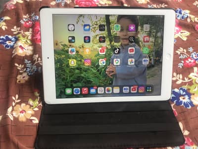 iPad 5th generation 128 gb exchange possible
