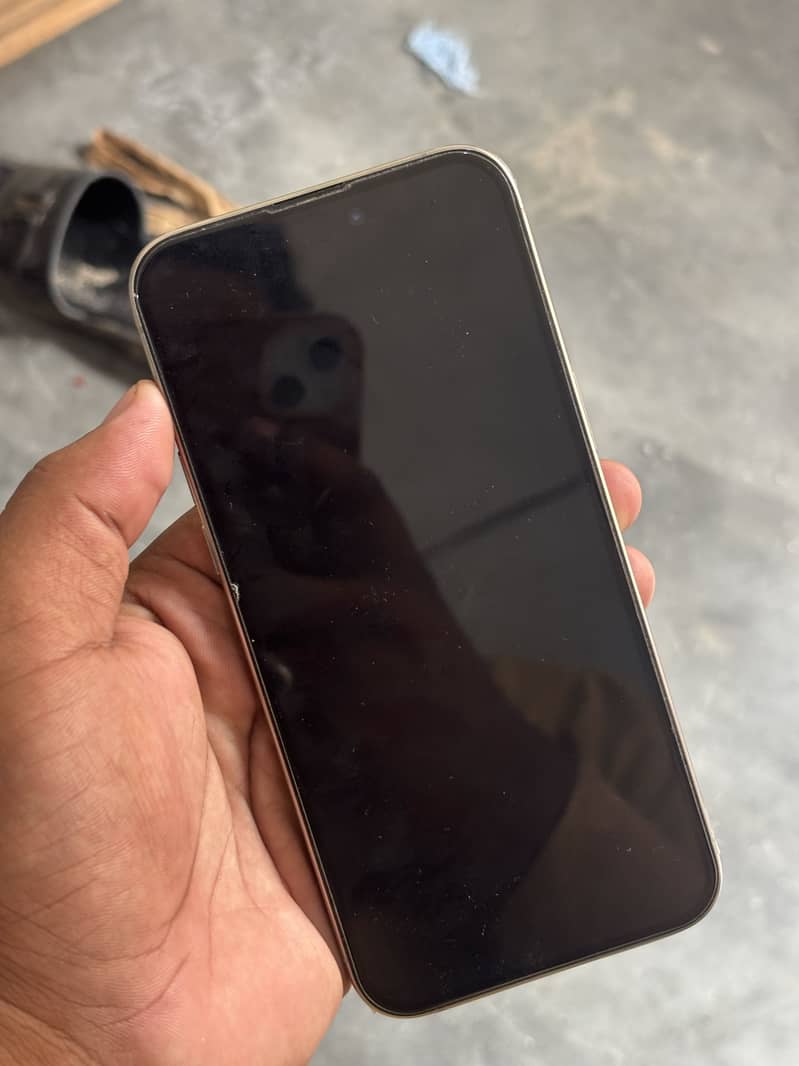 Apple iPhone 15 Pro Max 3