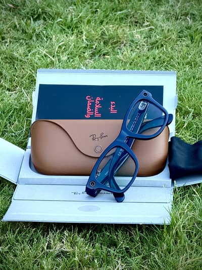 Ray-Ban Meta Smart Glasses (2nd Gen- Sapphire Blue | Transition Lenses