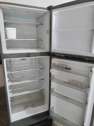 Sale Dawlance refrigerator