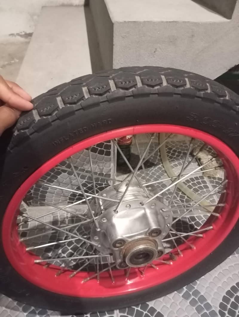 125 back tyre 1