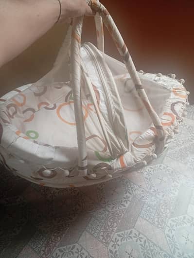 baby sleeping cot