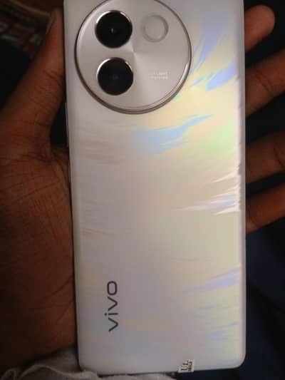 Vivo V30