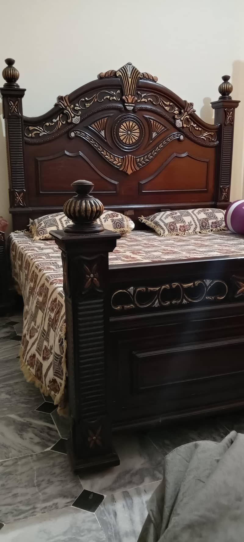 bed with matrus 1