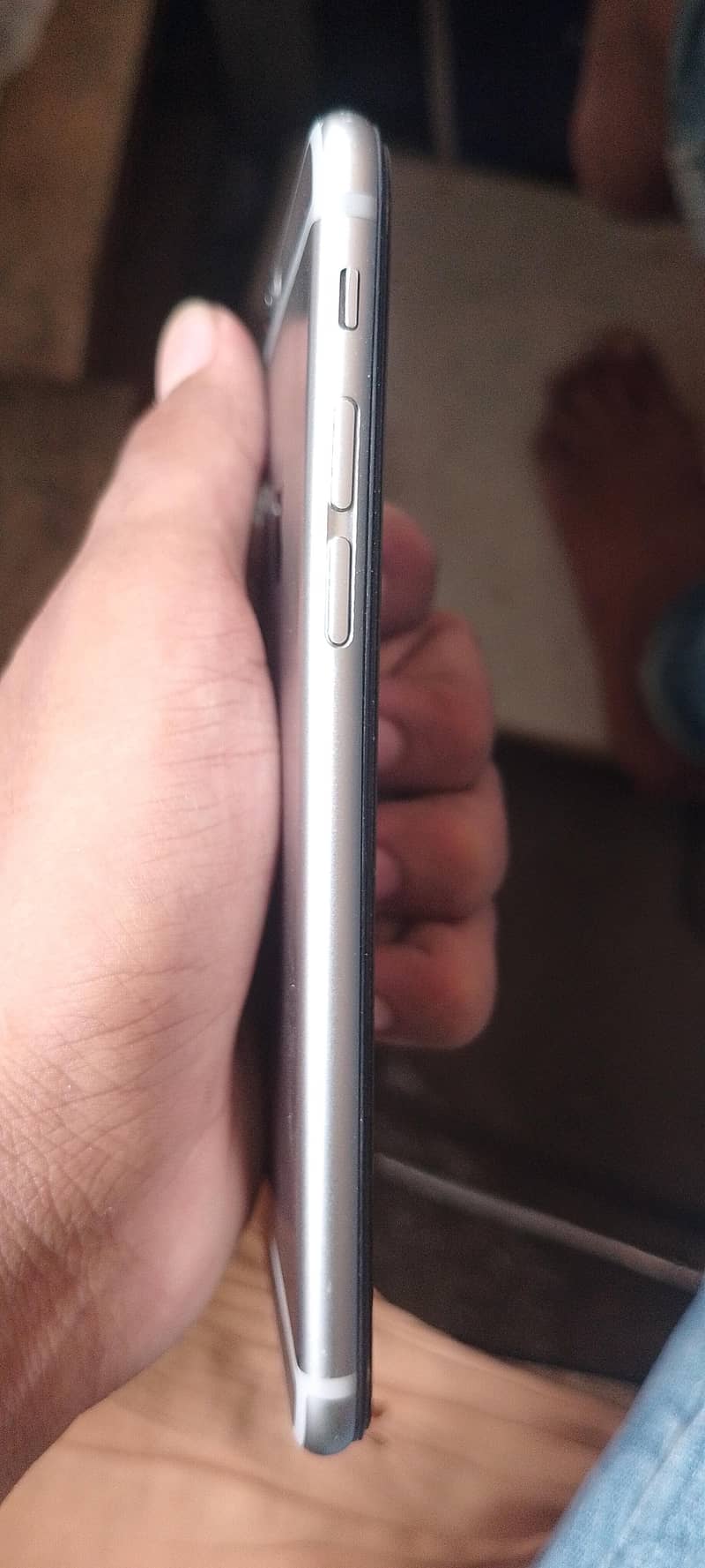 Apple iPhone 6 3