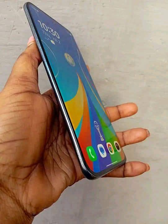 Tecno CAMON 40 Pro + 1