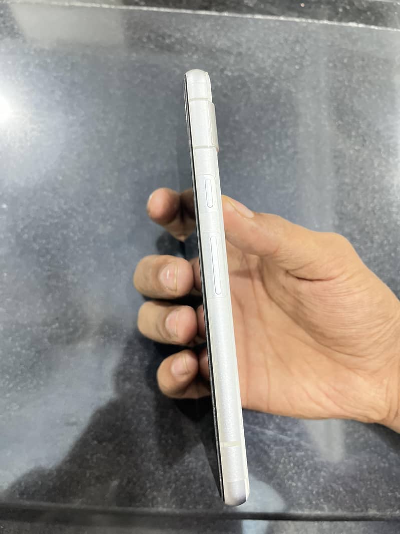 Google Pixel 7a 3