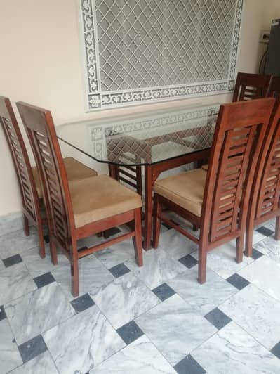 6 Easter Dining Table with 6 matching chair