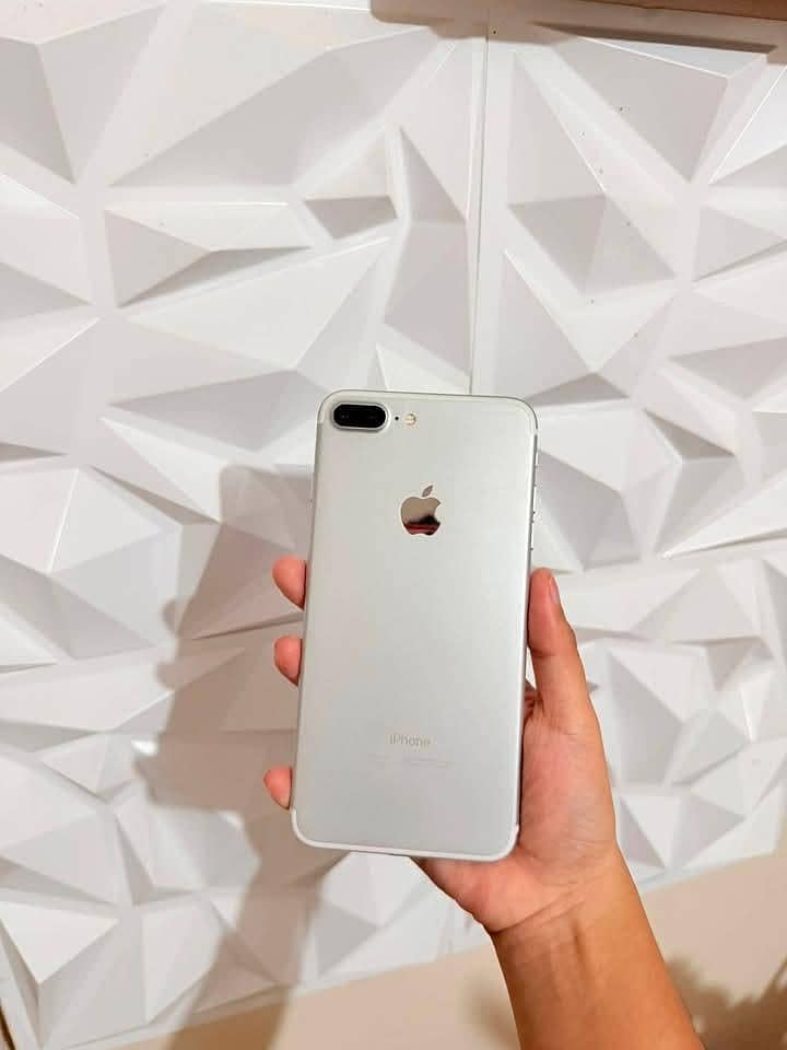 Apple iPhone 7 Plus 0