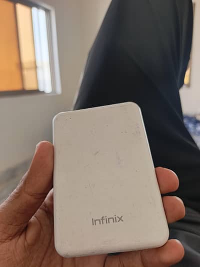 Wireless power bank