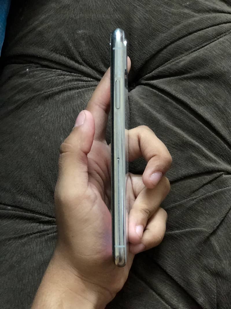 Apple iPhone X 2
